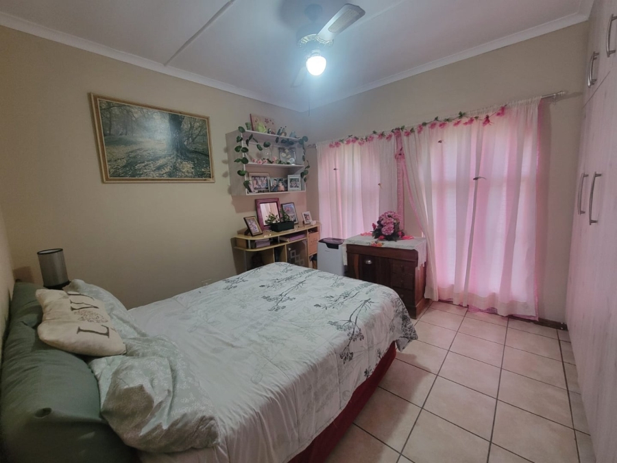 6 Bedroom Property for Sale in Jordania Free State